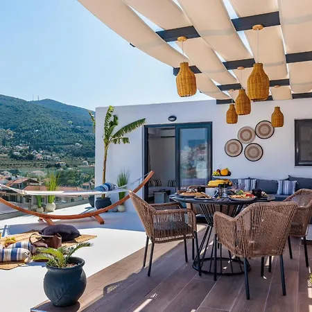 To Nissi Holiday home