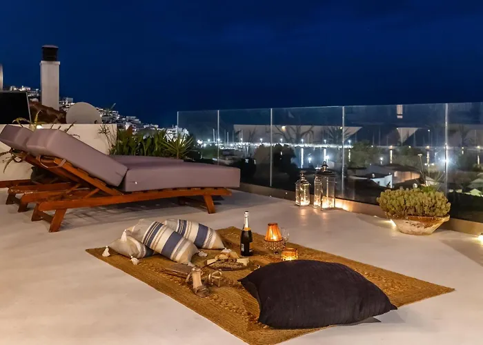 To Nissi Skopelos Town