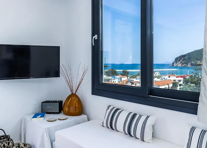 To Nissi Holiday home *