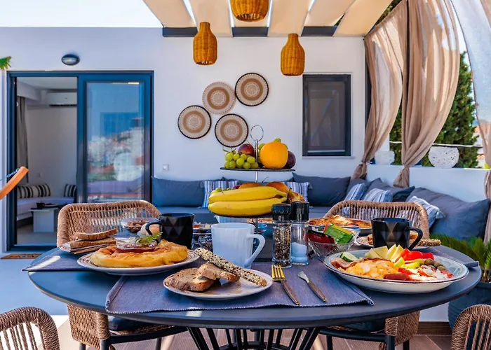 To Nissi Holiday home